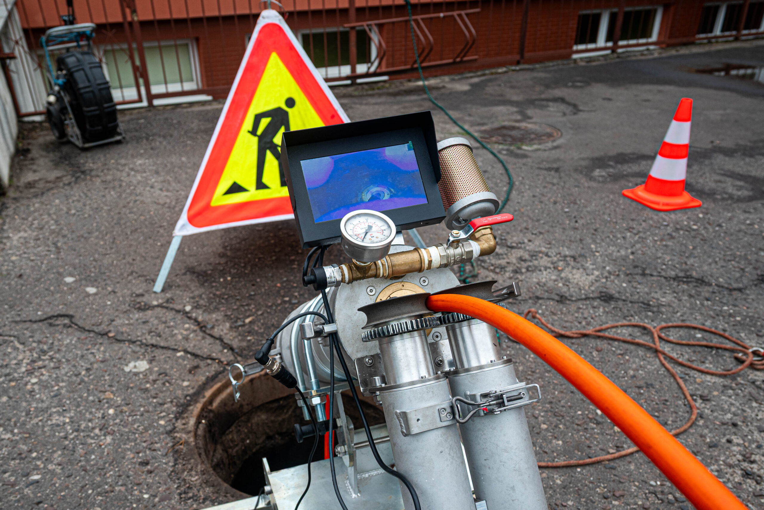 Przygotowanie przewodu kanalizacyjnego do instalacji rękawa CIPP UV LED