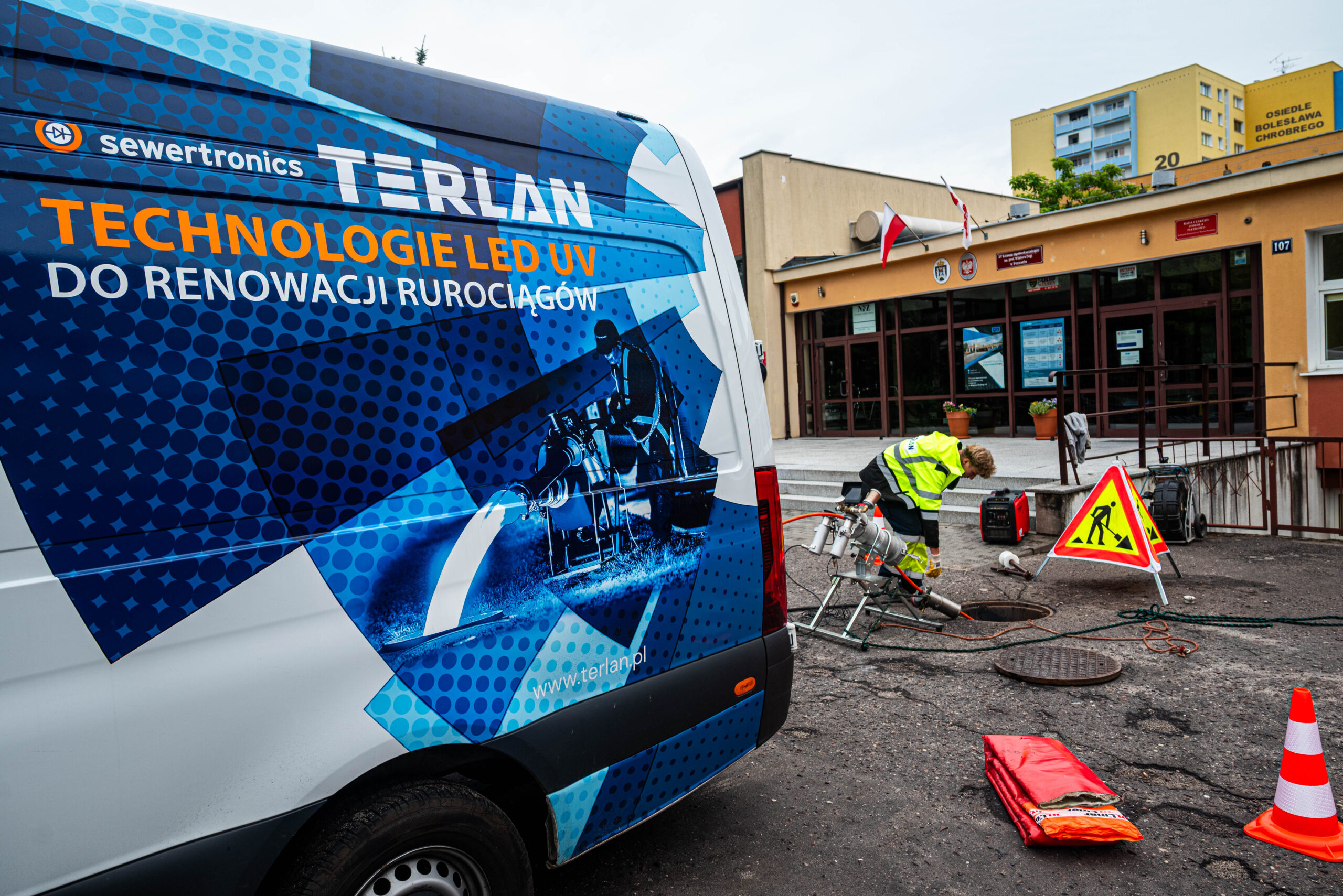 Utwardzanie rękawa kanalizacyjnego promieniowaniem UV LED